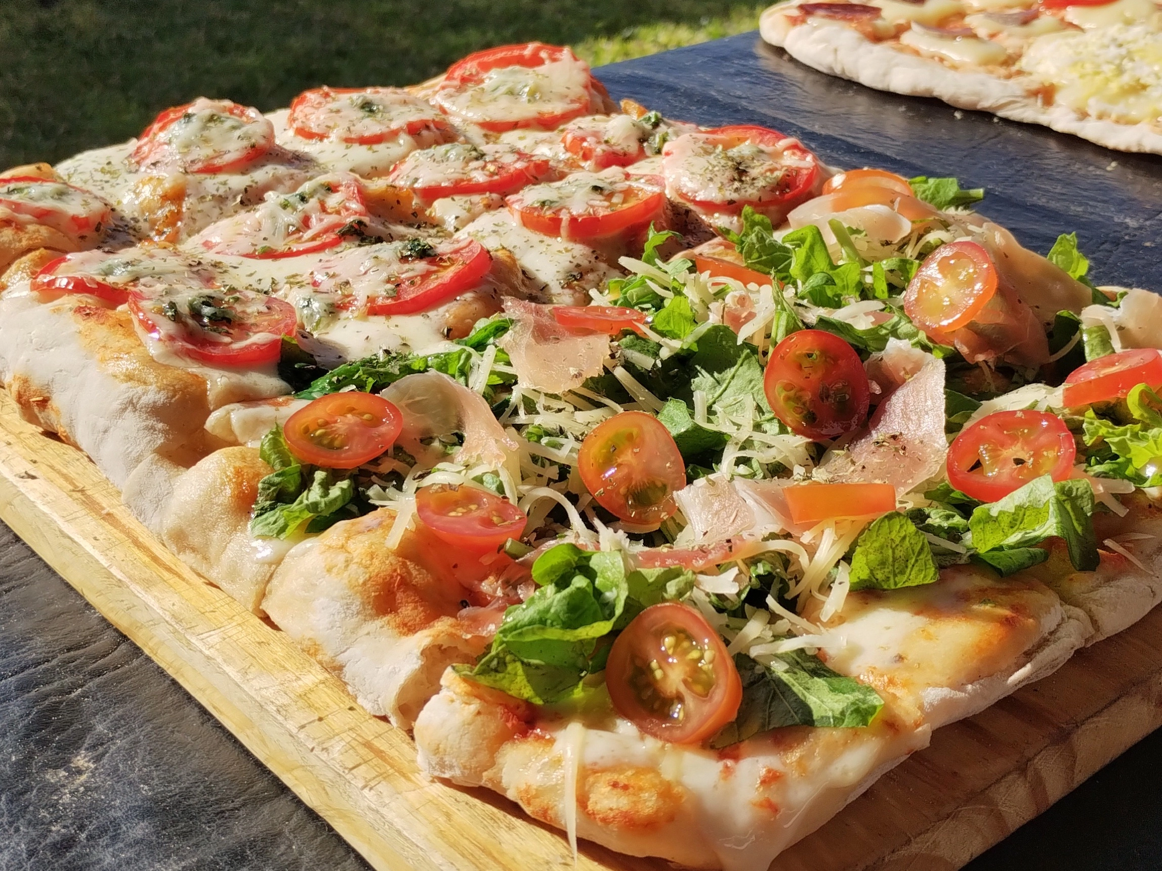 Pizza a la parrilla con 12 variedades para eventos en Córdoba